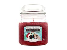 Vonná svíčka Yankee Candle Home Inspiration Pugs & Kisses Christmas Limited Edition 340 g