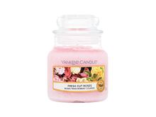 Vonná svíčka Yankee Candle Fresh Cut Roses 104 g